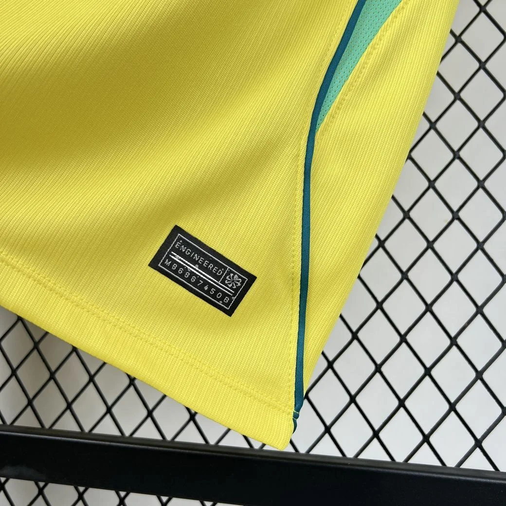 Etiqueta da camisa amarela